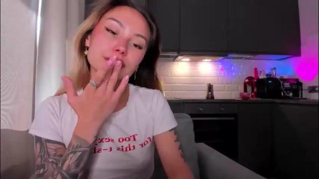 Image 2 of strawberrypie99 Stream on Chaturbate on 1 month ago