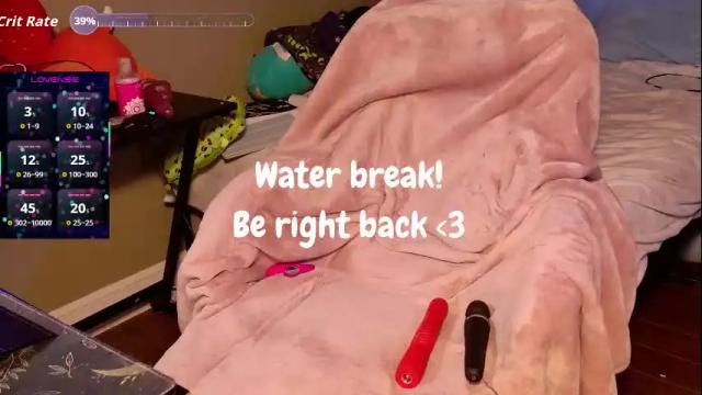 Image 11 of strawberryyfoxie Stream on Chaturbate on 1 month ago