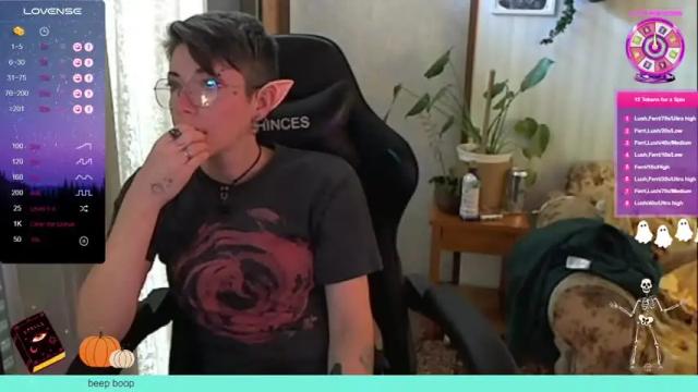 Image 2 of streetweeb Stream on Chaturbate on 27 months ago