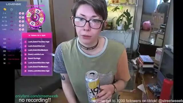 Image 12 of streetweeb Stream on Chaturbate on 13 months ago