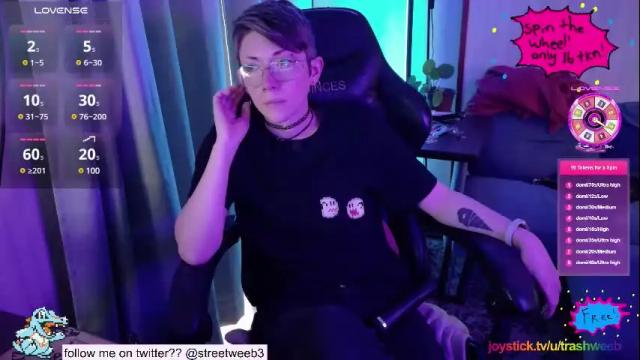 Image 10 of streetweeb Stream on Chaturbate on 16 days ago