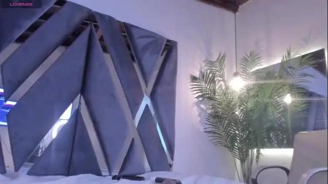 Image 2 of strong_girl_ Stream on Chaturbate on 4 days ago