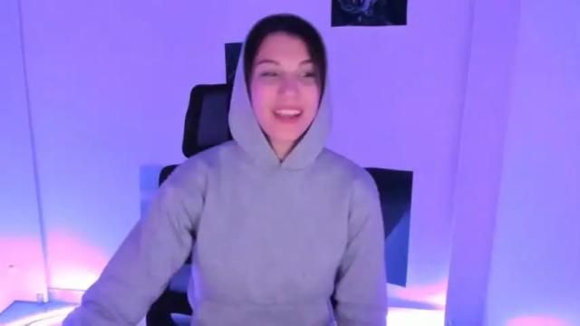 Image 10 of strong_ladydi Stream on Chaturbate on 16 months ago