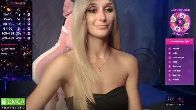 Image 4 of strongalice Stream on Chaturbate on 1 month ago