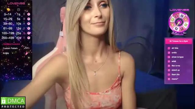 Image 4 of strongalice Stream on Chaturbate on 1 month ago