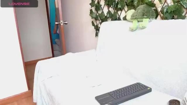 Image 6 of sttar_more_ Stream on Chaturbate on 19 months ago