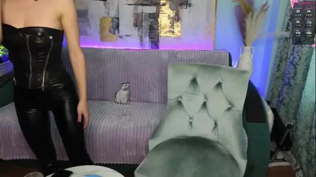 Image 3 of su4e4ka555 Stream on Chaturbate on 1 month ago