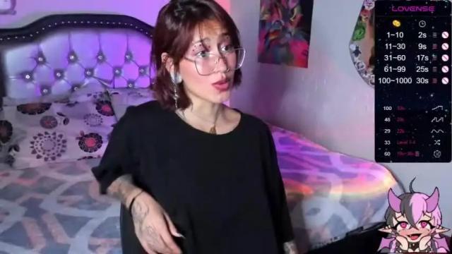 Image 2 of succubus_girl_ Stream on Chaturbate on 13 months ago