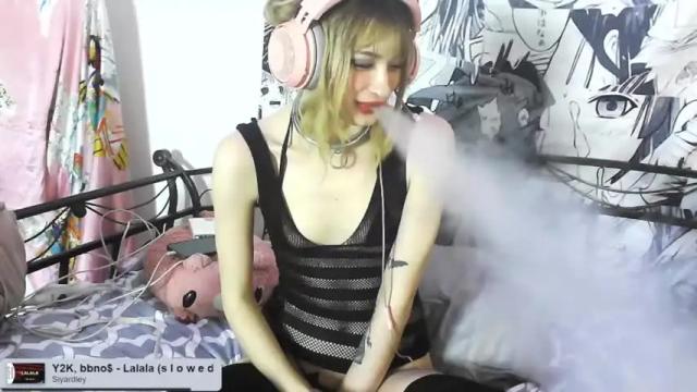 Image 10 of succubussytri Stream on Chaturbate on 15 months ago