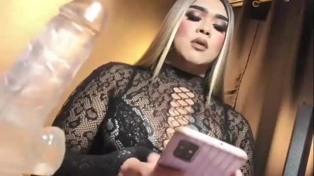 Image 10 of suckablecockoffreya Stream on Chaturbate on 15 days ago