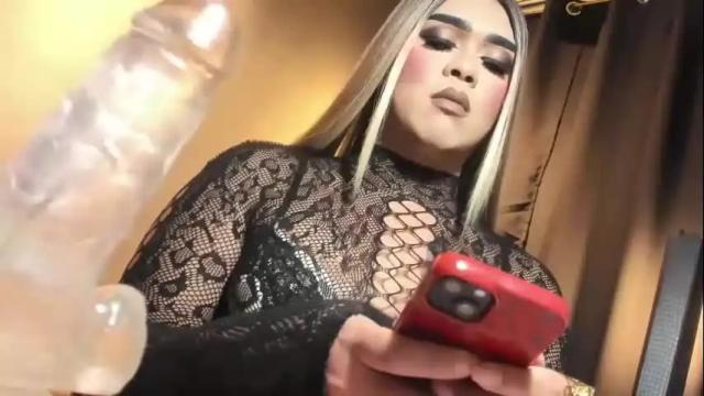 Image 3 of suckablecockoffreya Stream on Chaturbate on 15 days ago