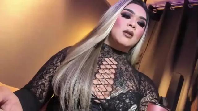 Image 11 of suckablecockoffreya Stream on Chaturbate on 3 months ago