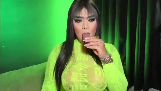 Image 3 of suckablecockoffreya Stream on Chaturbate on 2 months ago