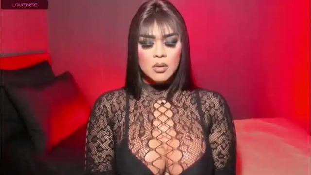 Image 4 of suckablecockoffreya Stream on Chaturbate on 2 months ago