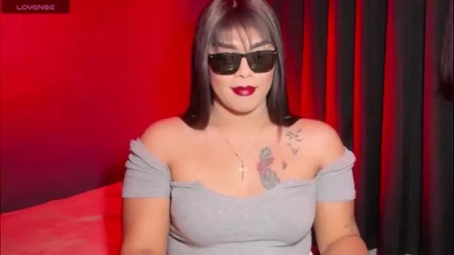 Image 7 of suckablecockoffreya Stream on Chaturbate on 2 months ago