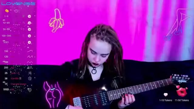 Image 10 of sue_bryan Stream on Chaturbate on 19 months ago