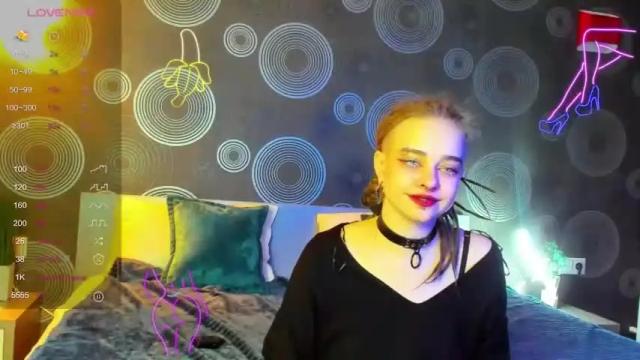 Image 2 of sue_bryan Stream on Chaturbate on 16 months ago