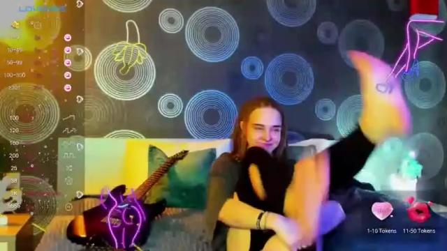 Image 6 of sue_bryan Stream on Chaturbate on 18 months ago