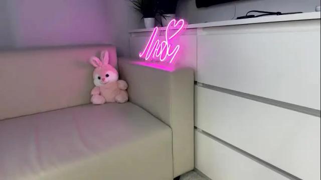 Image 11 of sue_star Stream on Chaturbate on 6 days ago
