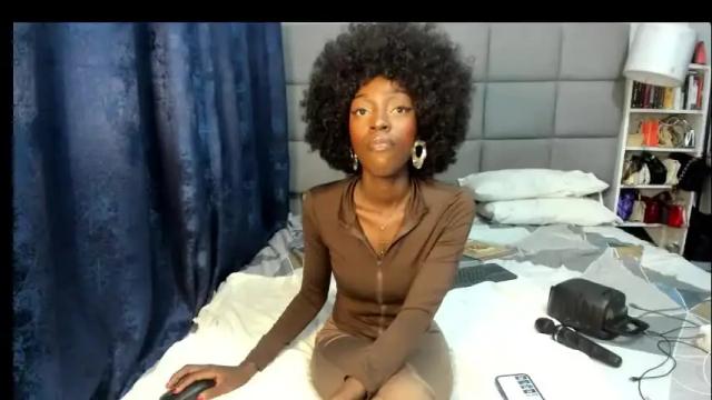 Image 12 of suhaila_suu Stream on Chaturbate on 28 days ago