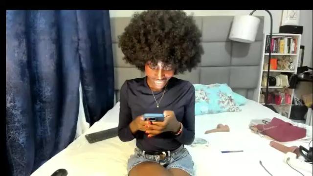 Image 12 of suhaila_suu Stream on Chaturbate on 25 days ago