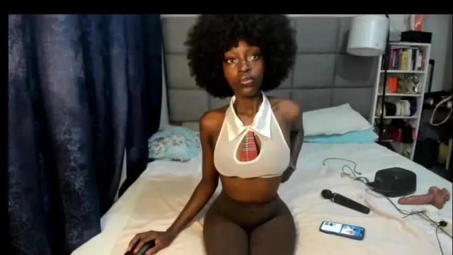 Image 2 of suhaila_suu Stream on Chaturbate on 20 days ago