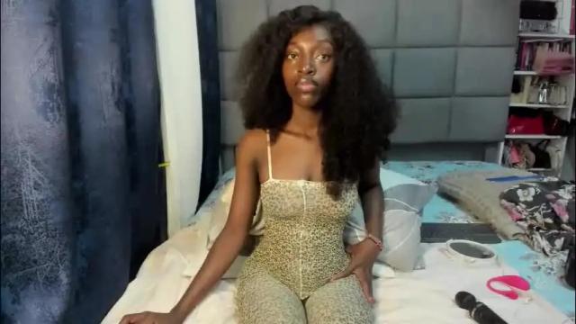 Image 4 of suhaila_suu Stream on Chaturbate on 2 months ago
