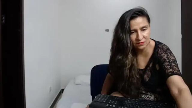 Image 12 of sultanahurren69 Stream on Chaturbate on 15 months ago