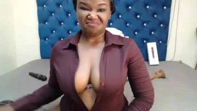 Image 3 of sultryblackqueen Stream on Chaturbate on 15 months ago