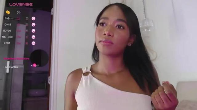 Image 2 of summeermiller Stream on Chaturbate on 19 months ago