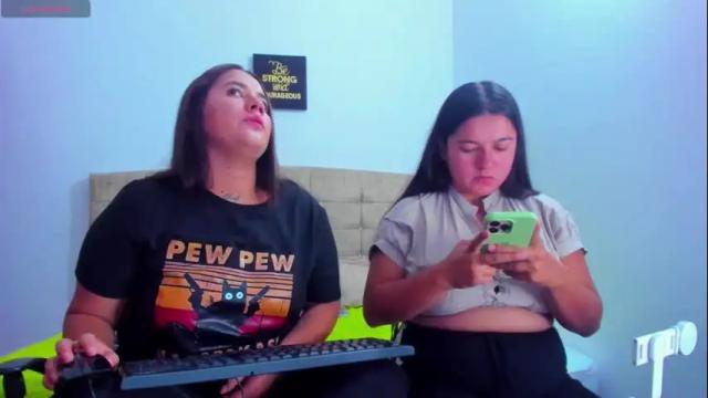 Image 6 of summer_girls01 Stream on Chaturbate on 3 months ago