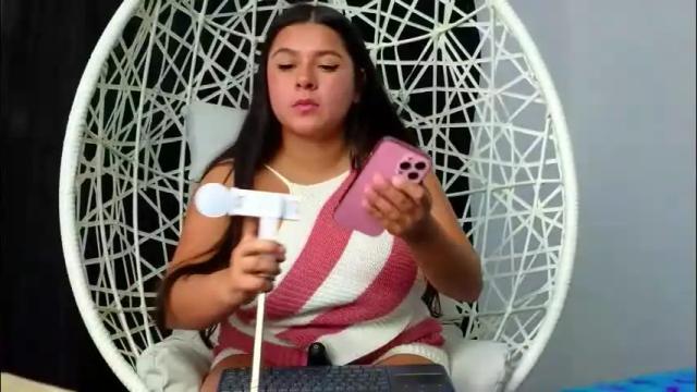 Image 2 of summer_girls01 Stream on Chaturbate on 2 months ago