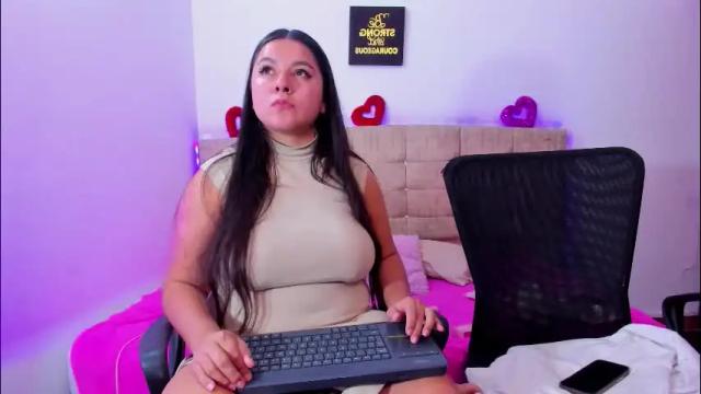 Image 11 of summer_girls01 Stream on Chaturbate on 1 month ago