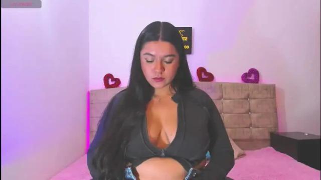 Image 3 of summer_girls01 Stream on Chaturbate on 1 month ago