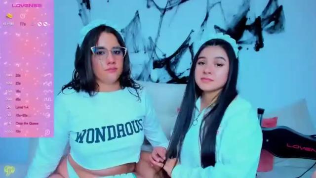 Image 2 of summergirls11 Stream on Chaturbate on 19 months ago