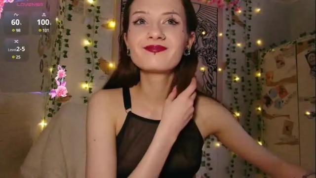 Image 4 of summerhazee Stream on Chaturbate on 8 days ago