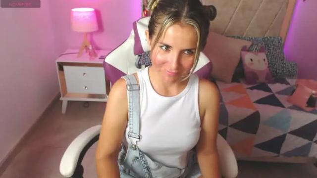 Image 12 of sun_amelie Stream on Chaturbate on 14 months ago