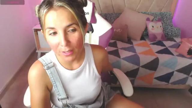 Image 4 of sun_amelie Stream on Chaturbate on 14 months ago
