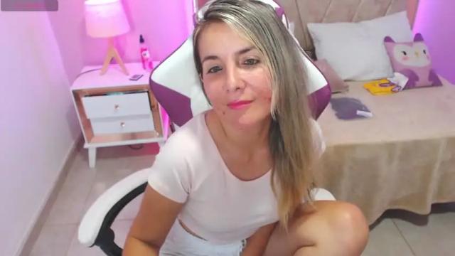 Image 3 of sun_amelie Stream on Chaturbate on 14 months ago