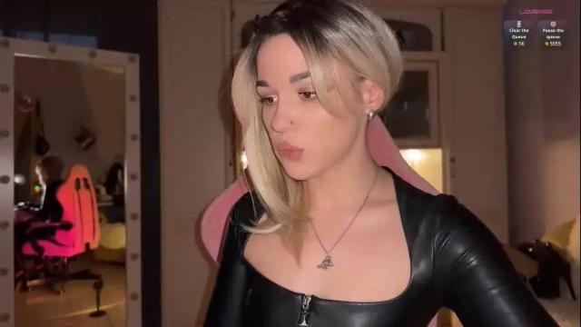 Image 4 of sun_for_you Stream on Chaturbate on 18 days ago
