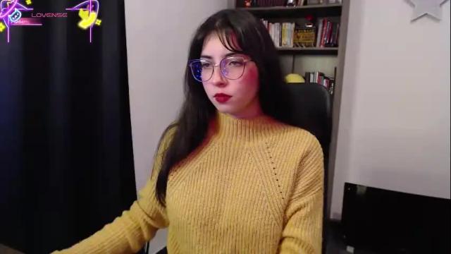 Image 2 of sunflower_uwu Stream on Chaturbate on 4 months ago