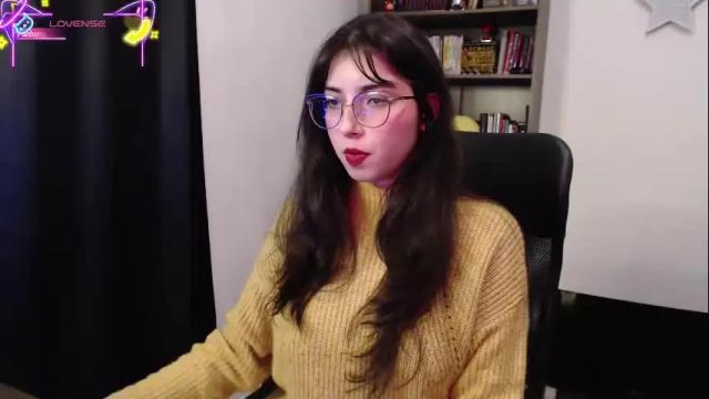 Image 7 of sunflower_uwu Stream on Chaturbate on 4 months ago