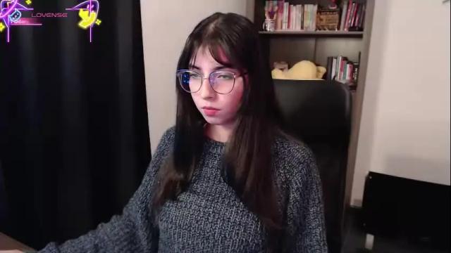 Image 4 of sunflower_uwu Stream on Chaturbate on 3 months ago