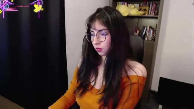 Image 2 of sunflower_uwu Stream on Chaturbate on 2 months ago