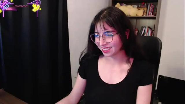 Image 7 of sunflower_uwu Stream on Chaturbate on 2 months ago