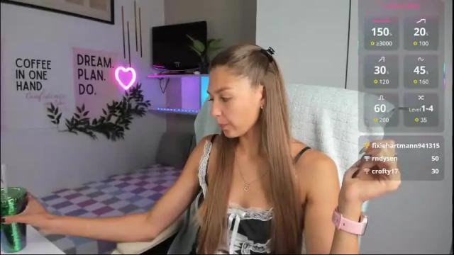 Image 11 of sunlightsofia Stream on Chaturbate on 1 month ago