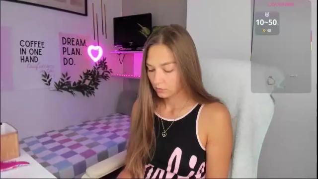 Image 2 of sunlightsofia Stream on Chaturbate on 1 month ago