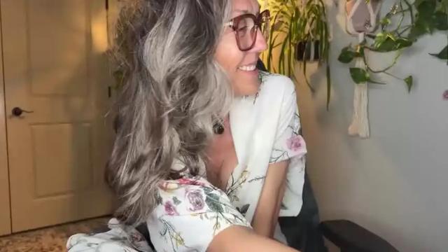 Image 11 of sunniedayz Stream on Chaturbate on 19 hours ago