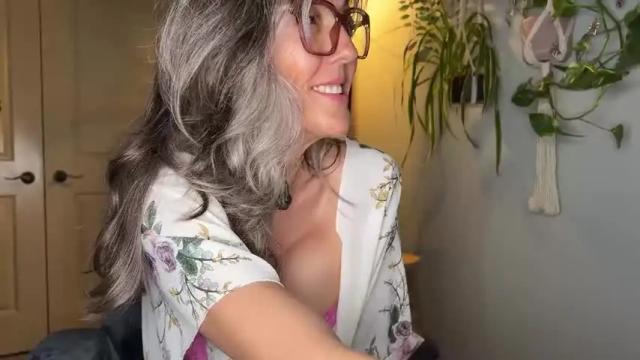 Image 7 of sunniedayz Stream on Chaturbate on 19 hours ago