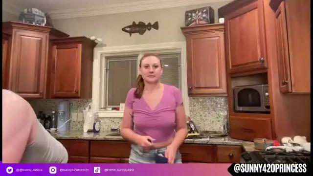 Image 11 of sunny420princess Stream on Chaturbate on 19 months ago